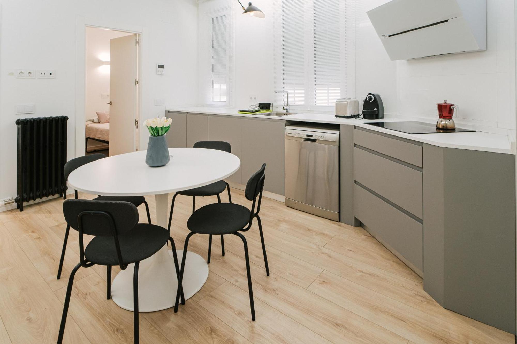 Lujoso Y Amplio Apartamento Con Parking Incluido 레온 외부 사진